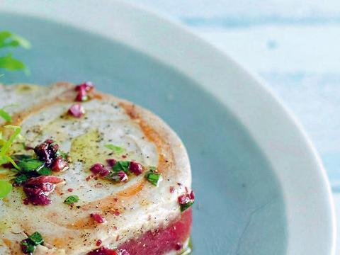 Gebakken tonijn met frisse aardappelsalade
