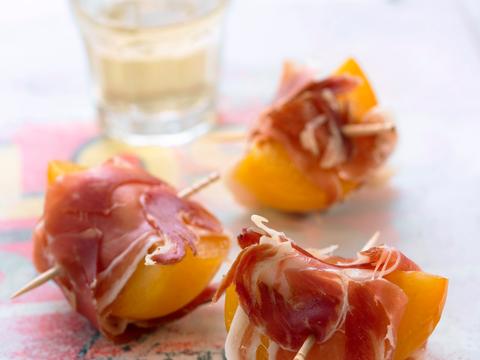 Abrikoosbonbons met serranoham