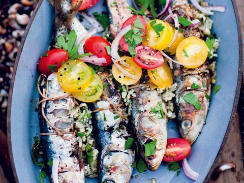 Met rijst en feta gevulde sardines