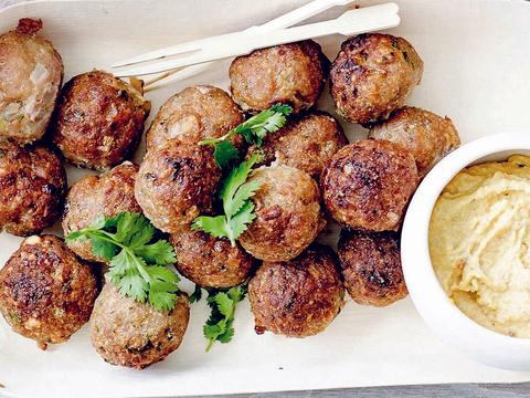 Couscousballetjes met hummus