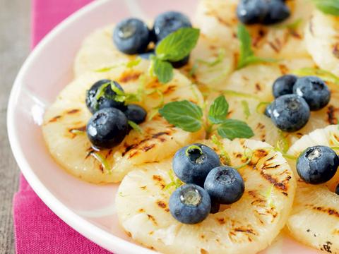 Gegrilde ananas met honing