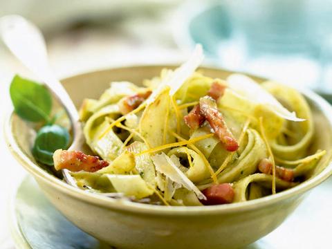 Tagliatelle met pesto