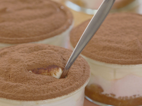 VIDEO: Tiramisu met marshmallows & nutella