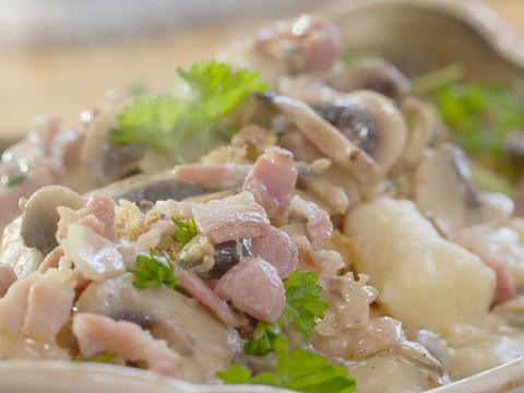 Gnocchi met champignons, citroen en spekjes