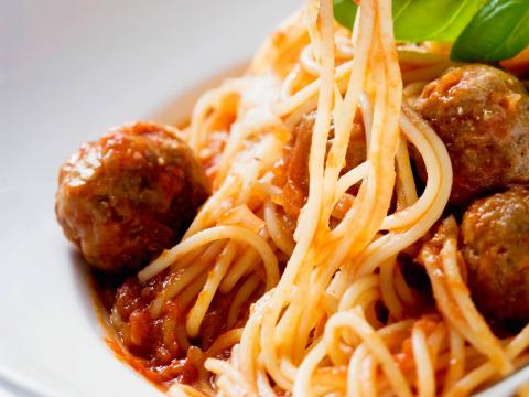 Spaghettis, boulettes sauce tomate