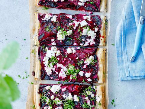 bladerdeeg jonge bietjes, feta, tijm en lamsgehakt