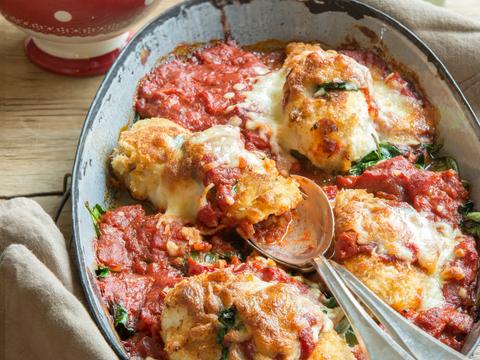 Kipfilet met spinazie en tomatensaus