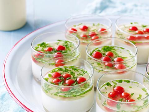 Panna cotta met tomaat