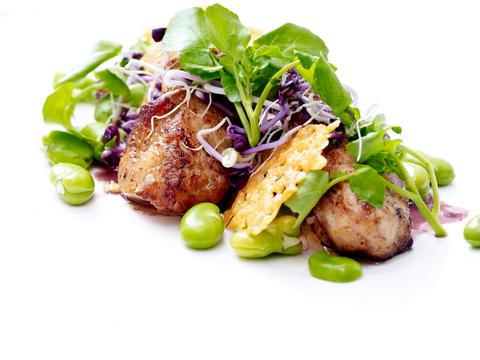 Parelhoenfilet met tuinbonen