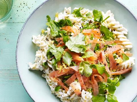 Pasta met zalm en waterkers
