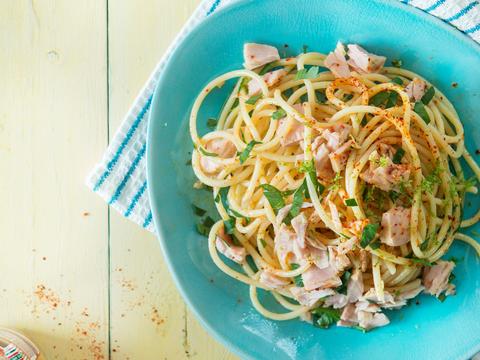 Pittige pasta met tonijn