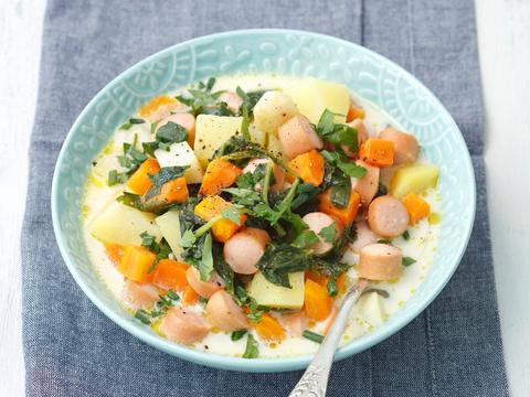 Goed gevulde aardappel-spinaziesoep
