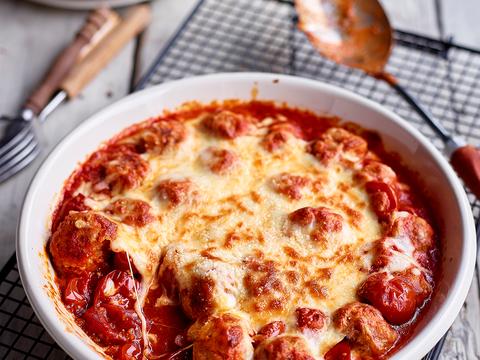 Lamsgehaktballetjes met mozzarella en pecorino