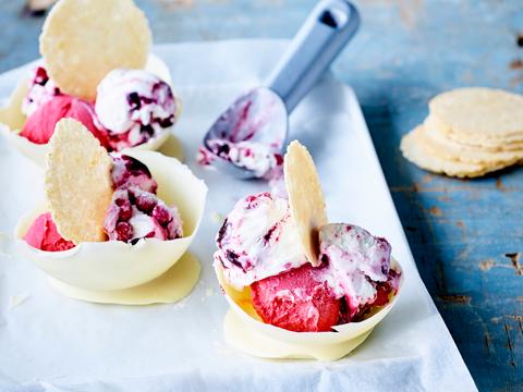 Witte chocoladebowls