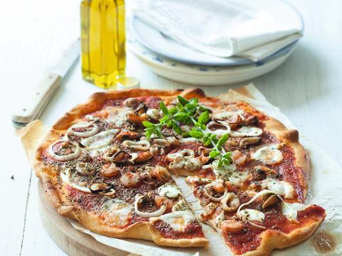 Pizza met zeevruchten