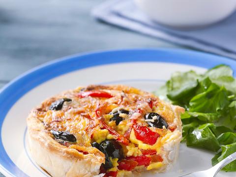 Quiche met paprika en olijven