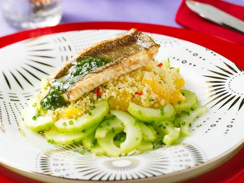 Tong met couscous