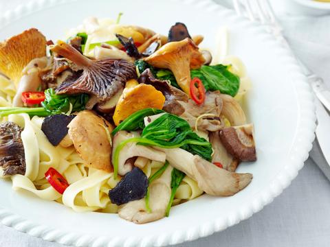 Tagliatelle met boschampignons en spinazie