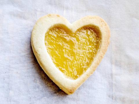 Biscuits cœurs au citron et à l'abricot