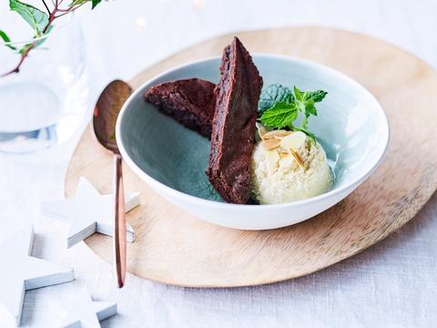 Brownie met amandelijs (glutenvrij, lactosevrij en vrij van geraffineerde suikers)
