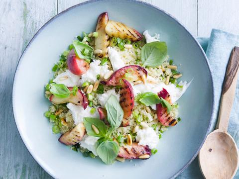 Taboulé met gegrilde nectarines