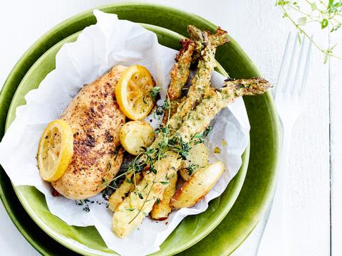 Citroenkip met krieltjes en groene asperges