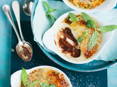 Crème brûlée met chocolade en citroenverbena