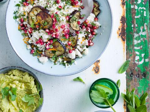 Groentetabouleh met erwtjesdip en balletjes