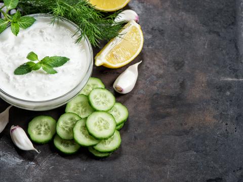Yoghurt-komkommersaus