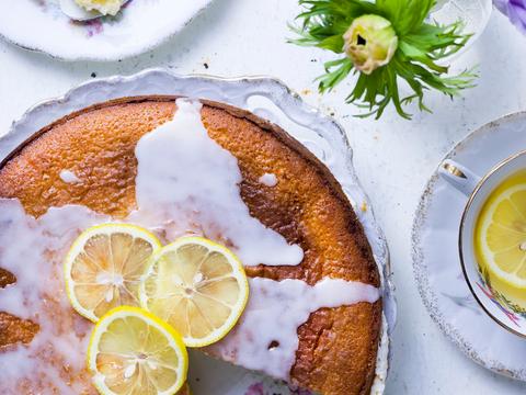 Lemon drizzle sponge
