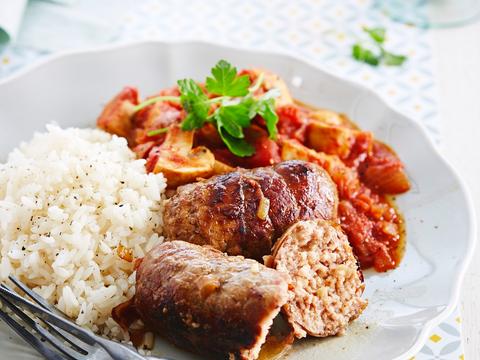 Blinde vinken met tomatensaus en champignons