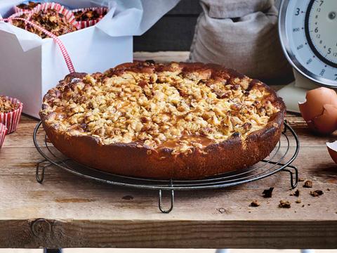 Appelcake met crumble van havermout en karamel