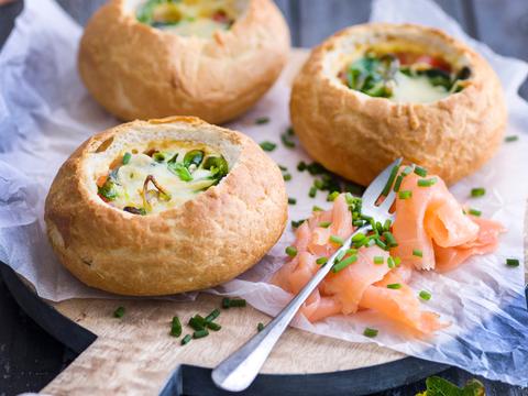 Pistolet-quiches met romige tomaten