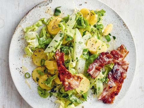 Aardappel-koolrabisalade met spek