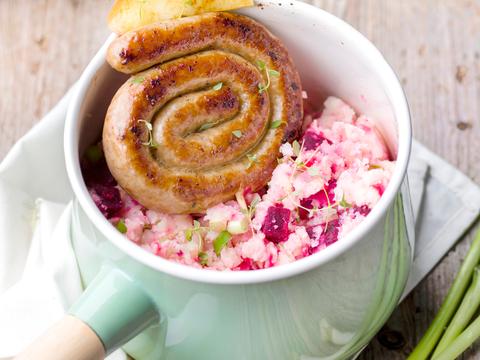 Stoemp met rode biet en chipolata