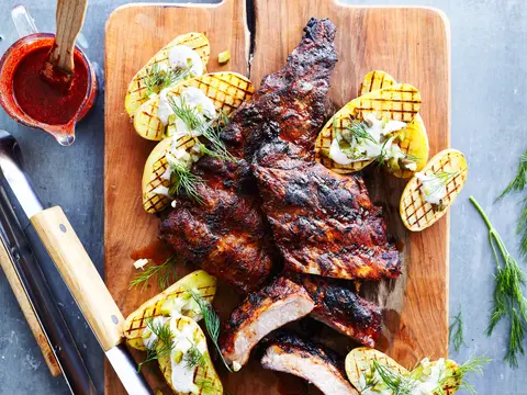Ribbetjes op de barbecue