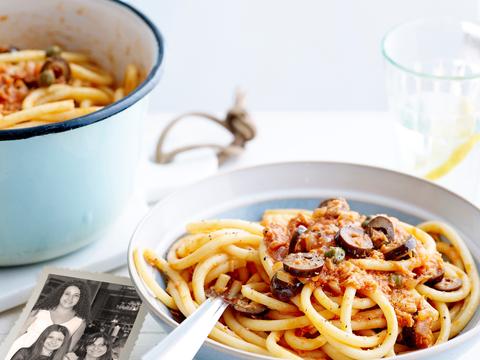 Bucatini met tonijn