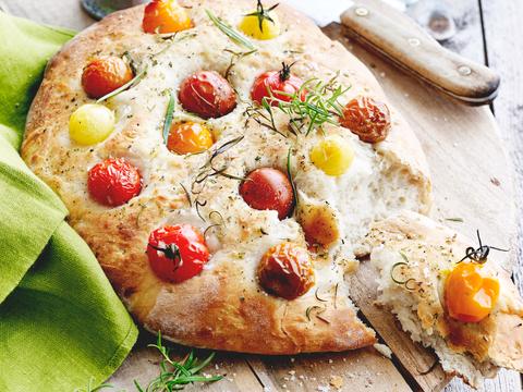 Focaccia met kerstomaten