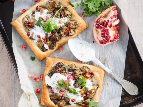 Auberginetaartjes met granaatappel