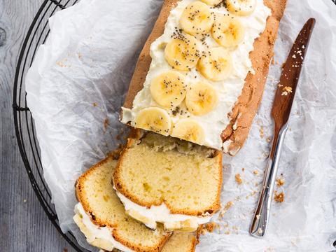 Bananencake met honingfrosting