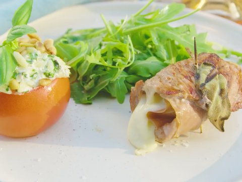 Saltimbocca met gevulde tomaten