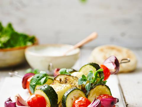 Groenten-halloumi-spiesjes