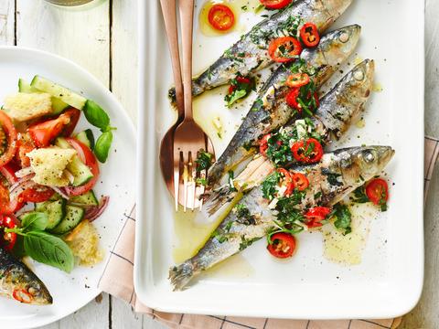 Gegrilde sardines met panzanella