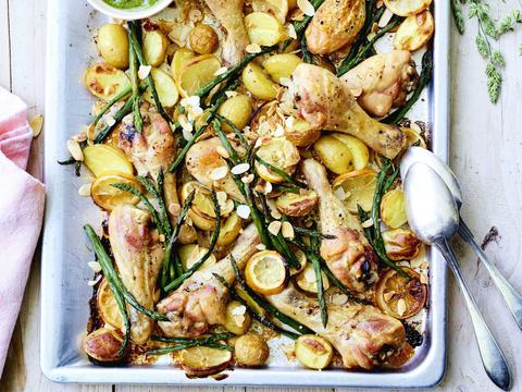 Kippendrumsticks met krieltjes en groene asperges