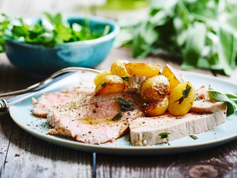 kalfsgebraad met salie en gebakken aardappeltjes3