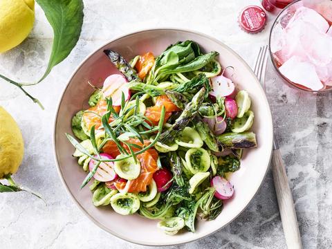 Pasta met gegrilde radijs en asperges