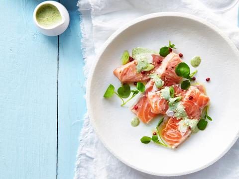 Ceviche van zalm met slanke dragonsaus