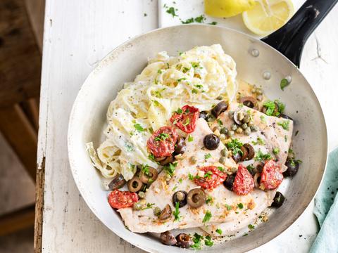 Tagliatelle met zwaardvis, kappertjes en citroenricotta
