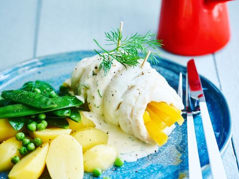 Gestoomde aardappelen met schelvis, erwtjes en peultjes