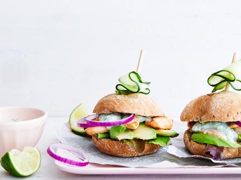 Kipburgers met avocado
